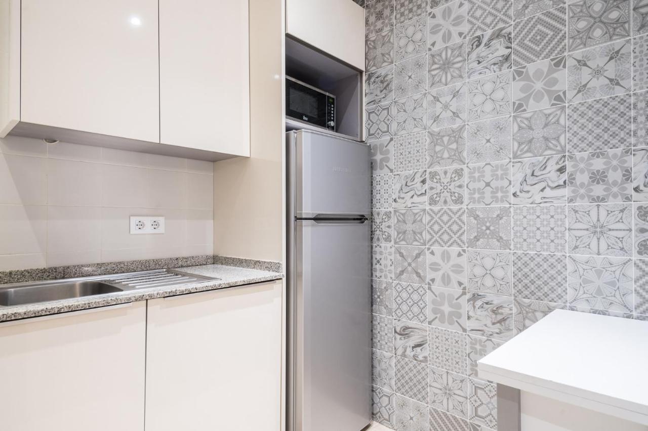 Spacious 3 Bed Apt In The Heart Of Sant Antoni Barcelone Extérieur photo